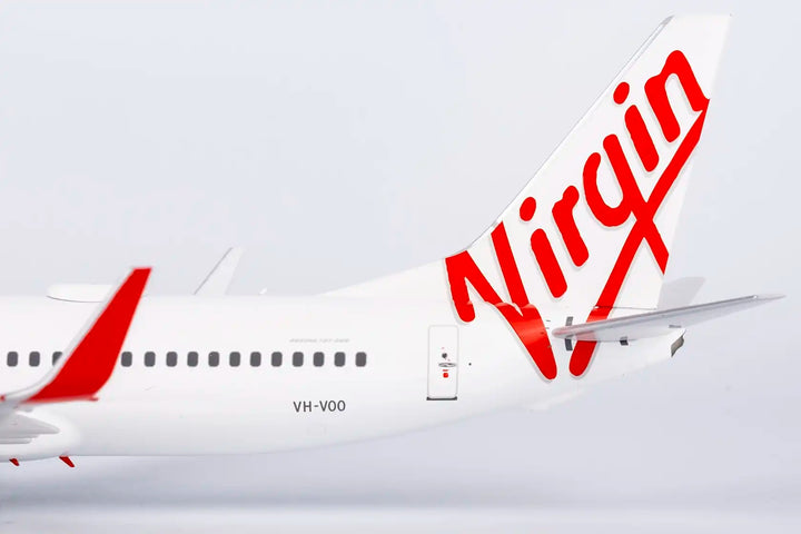 Virgin Australia Boeing 737-800 1:200 Diecast Model (Reg: VH-VOO) with Landing Gear