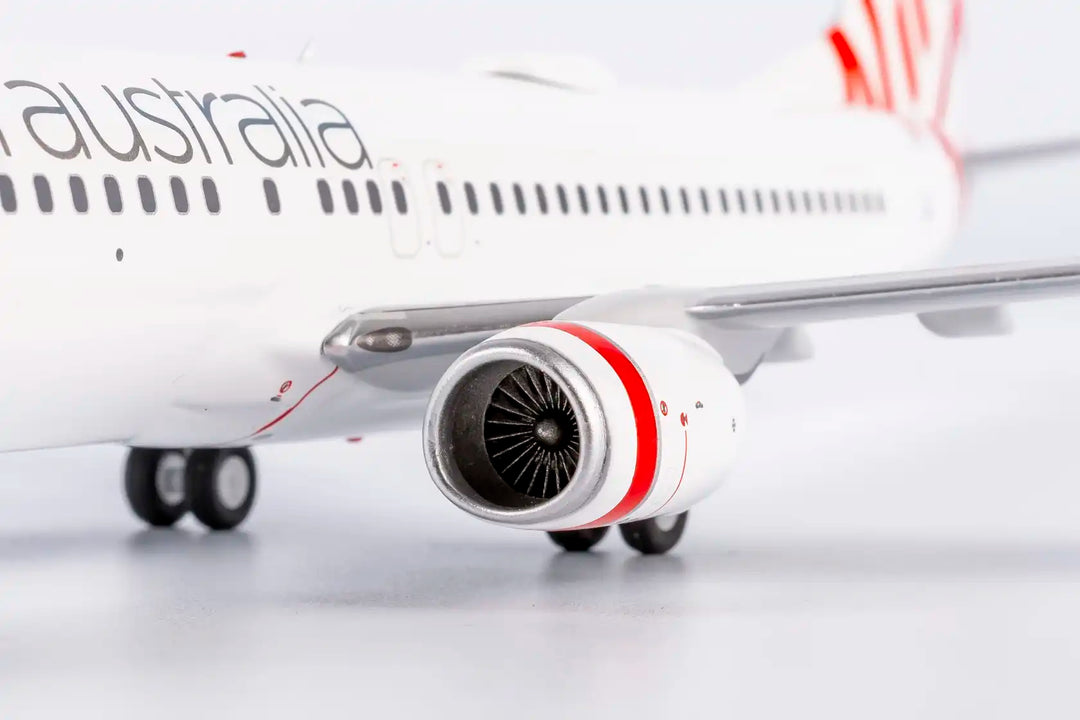 Virgin Australia Boeing 737-800 1:200 Diecast Model (Reg: VH-VOO) with Landing Gear