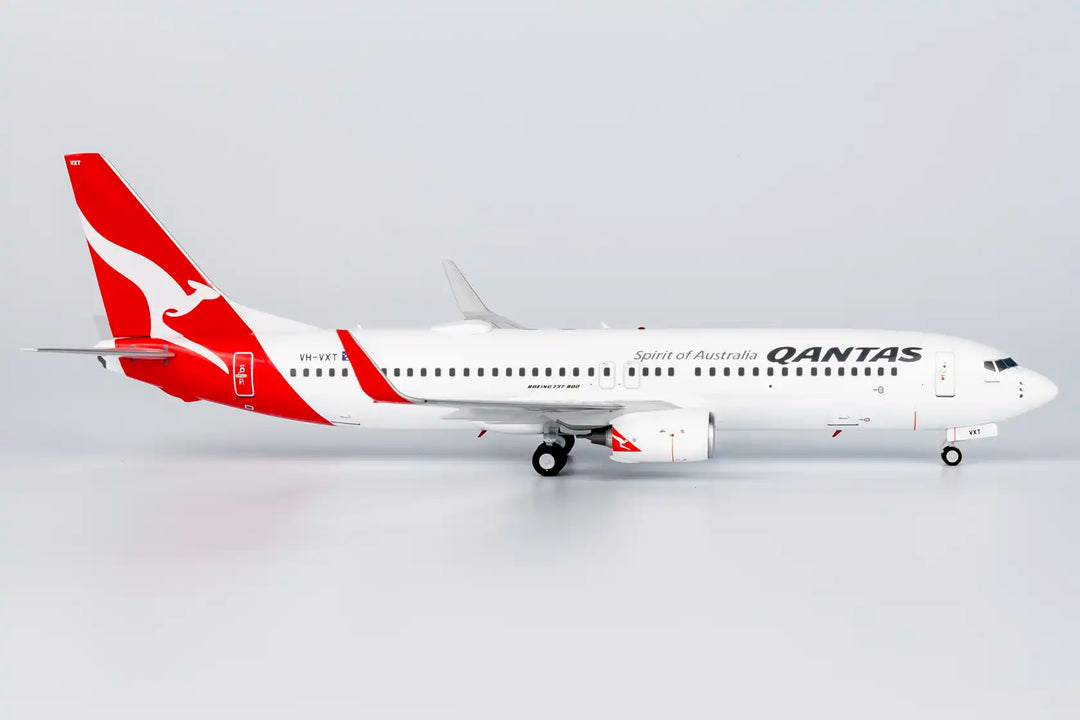 Qantas Airways Boeing 737-800 1:200 (Reg: VH-VXT) Diecast Model by NG Models