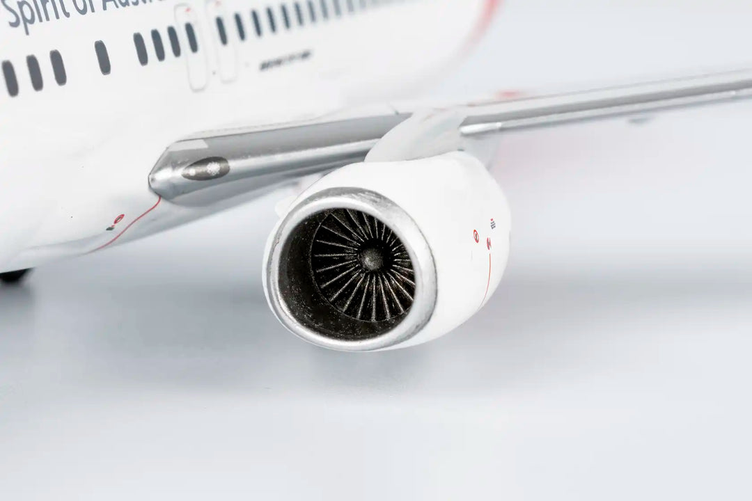 Qantas Airways Boeing 737-800 1:200 (Reg: VH-VXT) Diecast Model by NG Models