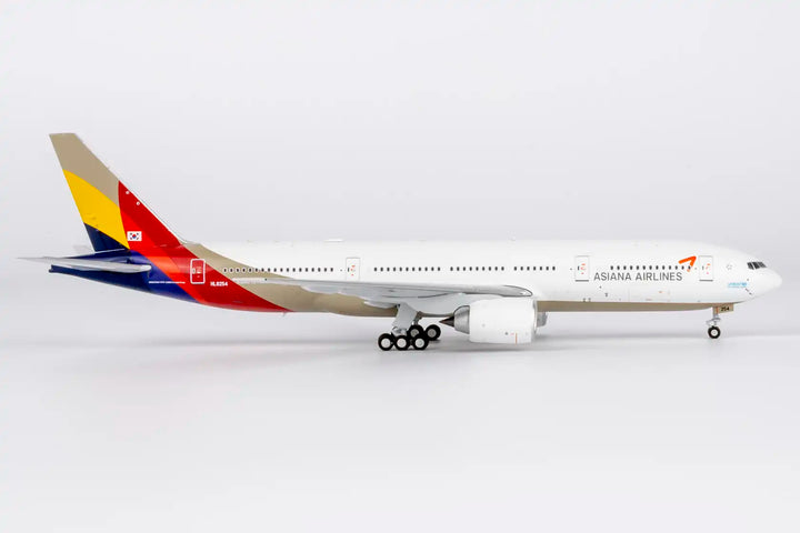 Asiana Airlines Boeing 777-200ER 1:400 Diecast Model by NG Models (Reg: HL8254)