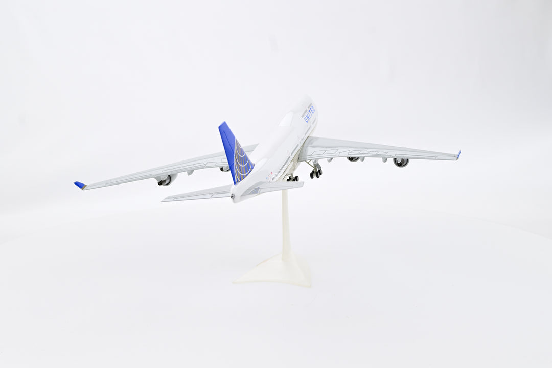 1:200 United Airlines 747-400 N127UA