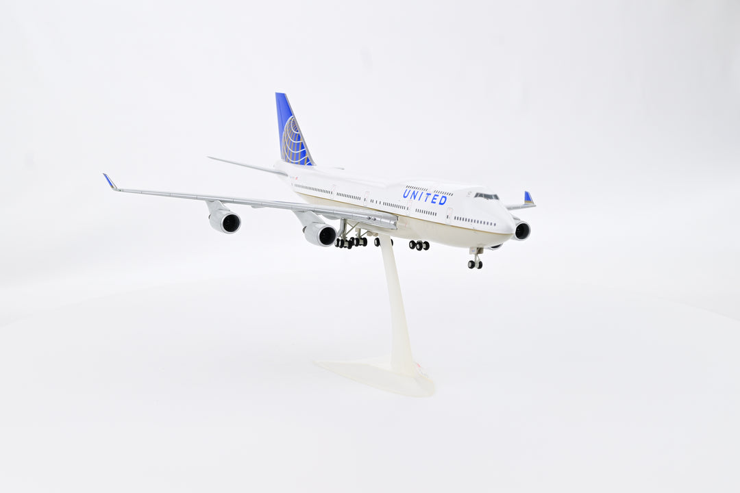 1:200 United Airlines 747-400 N127UA