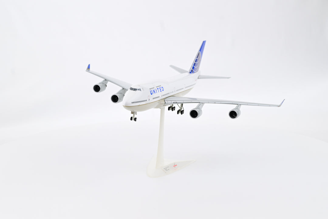 1:200 United Airlines 747-400 N127UA