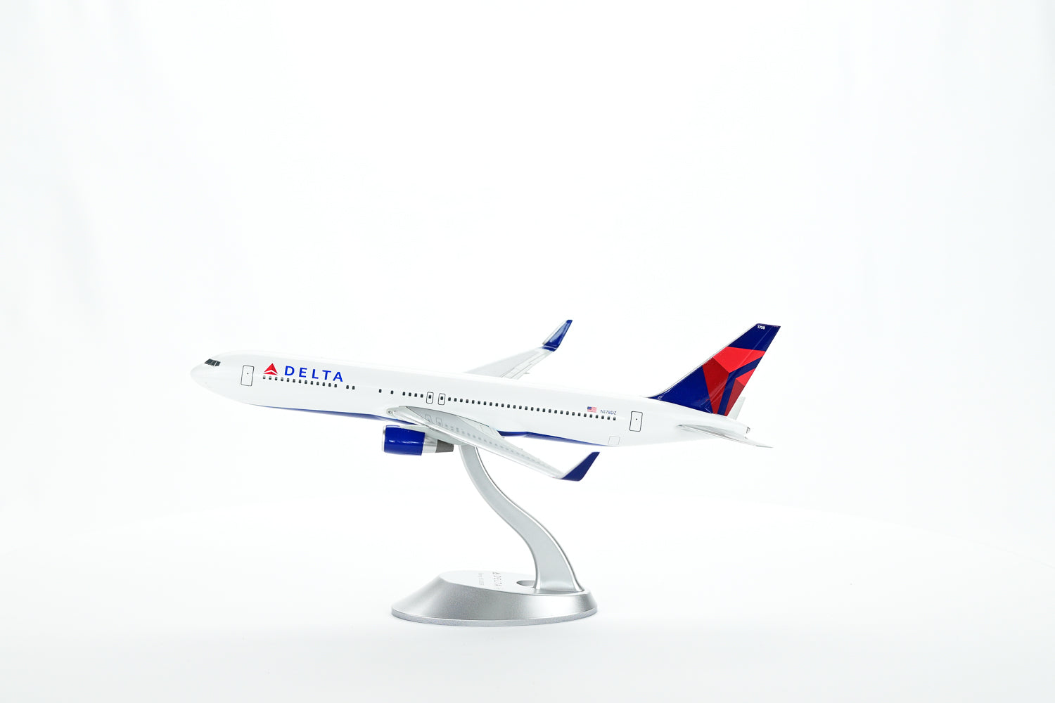Boeing B767 Aircraft Models | Premium Desktop Collection | HeroPlane