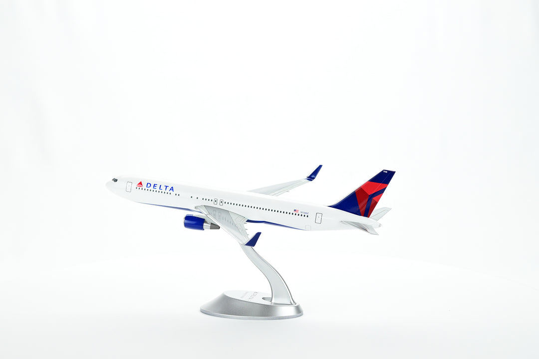 1:200 Delta Air Lines 767-300ER