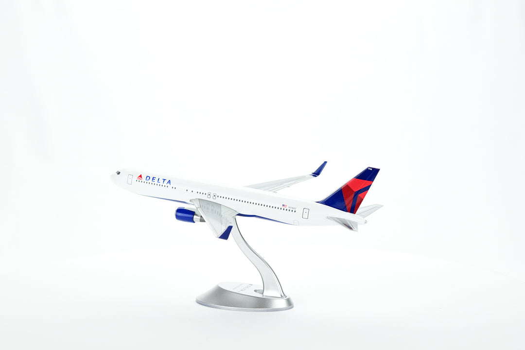 1:200 Delta Air Lines 767-300ER