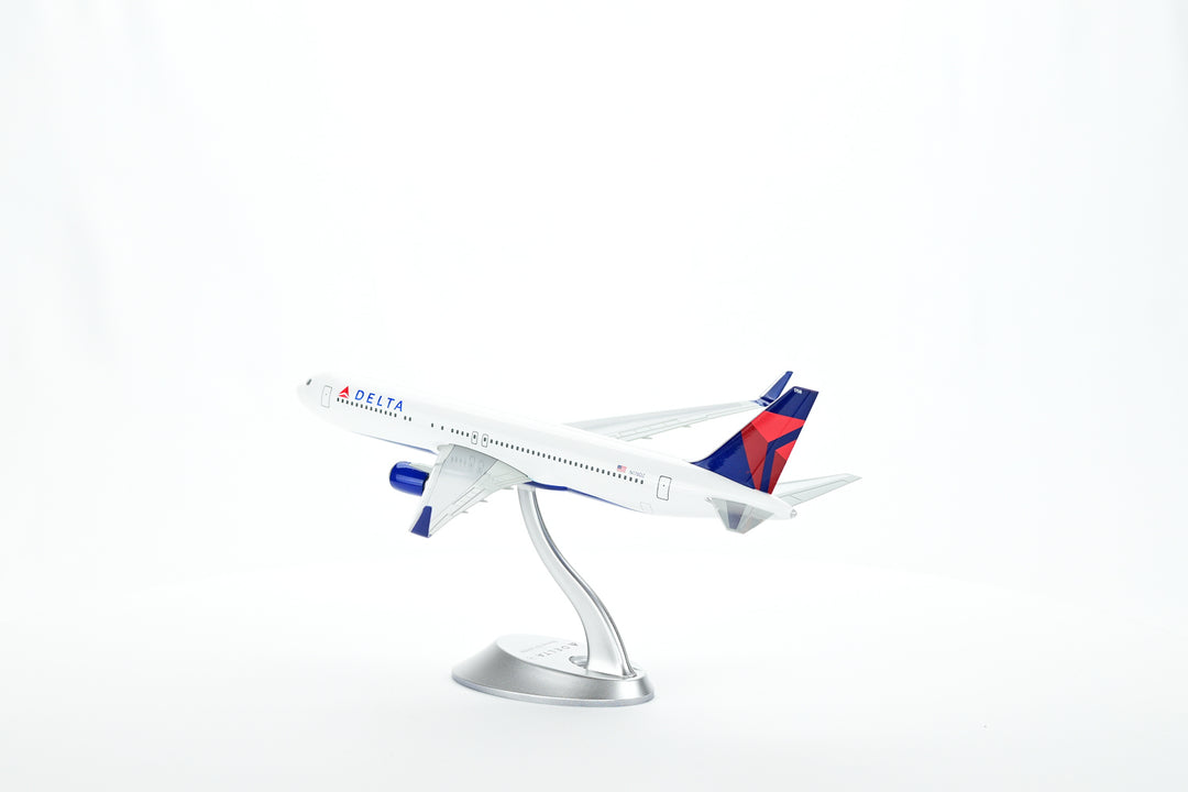 1:200 Delta Air Lines 767-300ER