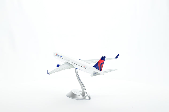 1:200 Delta Air Lines 767-300ER