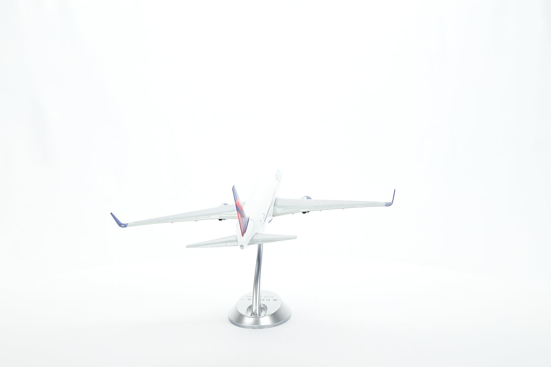 1:200 Delta Air Lines 767-300ER