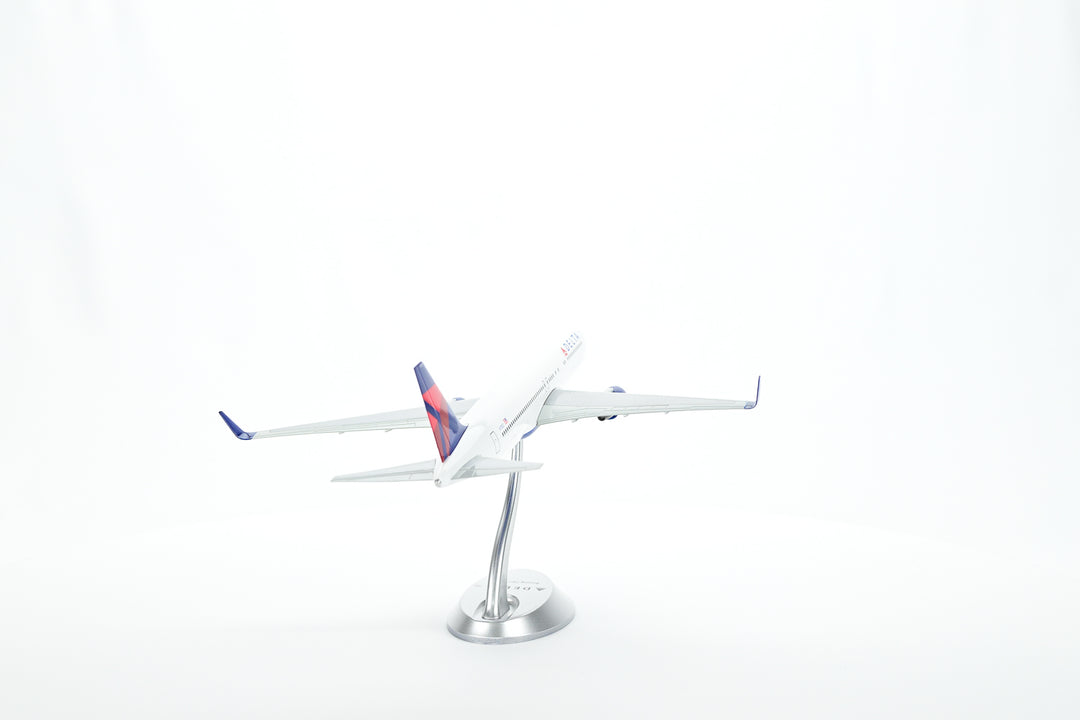 1:200 Delta Air Lines 767-300ER