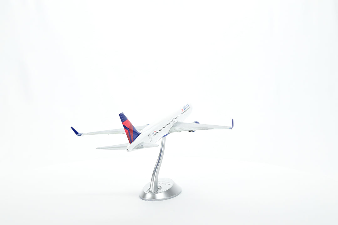 1:200 Delta Air Lines 767-300ER