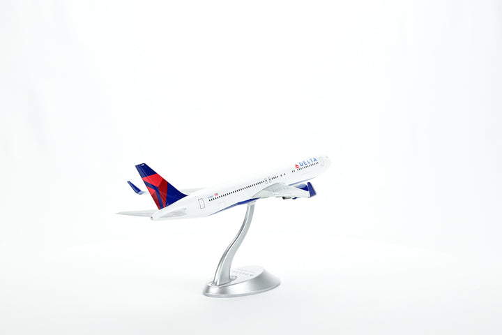 1:200 Delta Air Lines 767-300ER