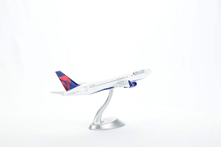 1:200 Delta Air Lines 767-300ER