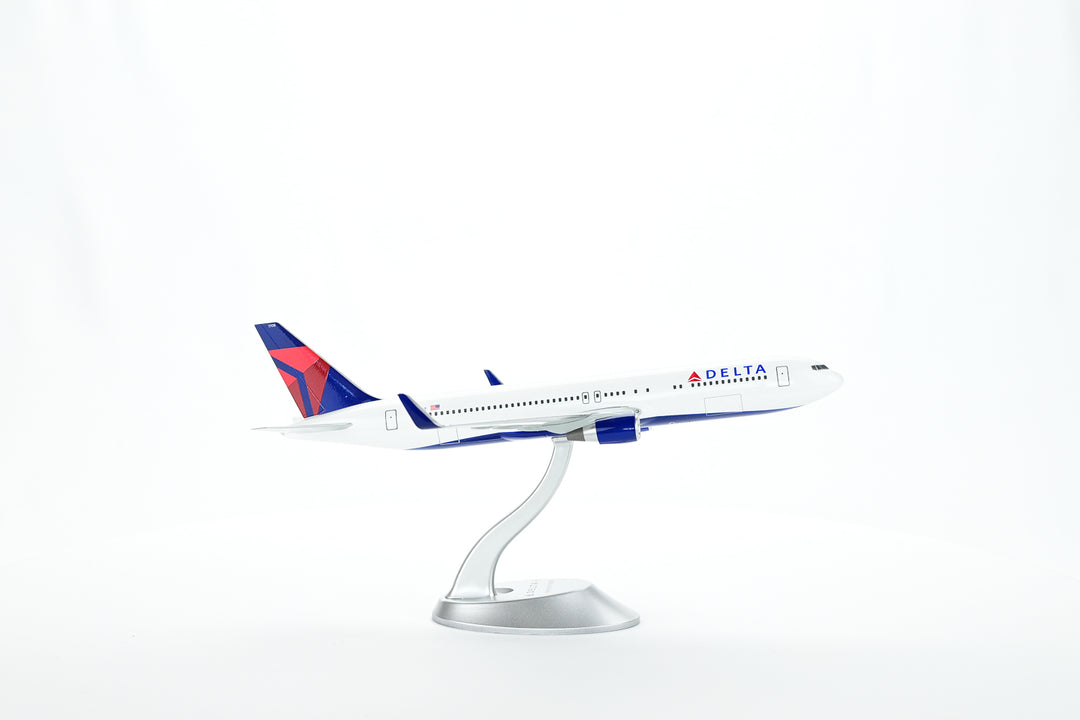 1:200 Delta Air Lines 767-300ER