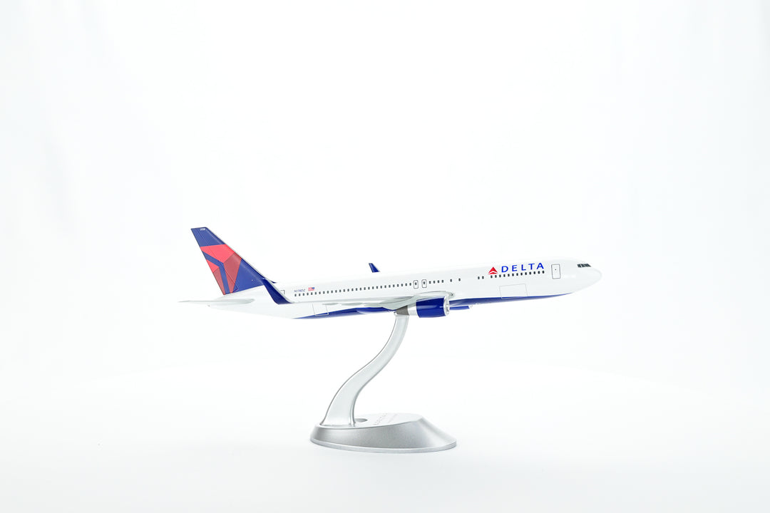 1:200 Delta Air Lines 767-300ER