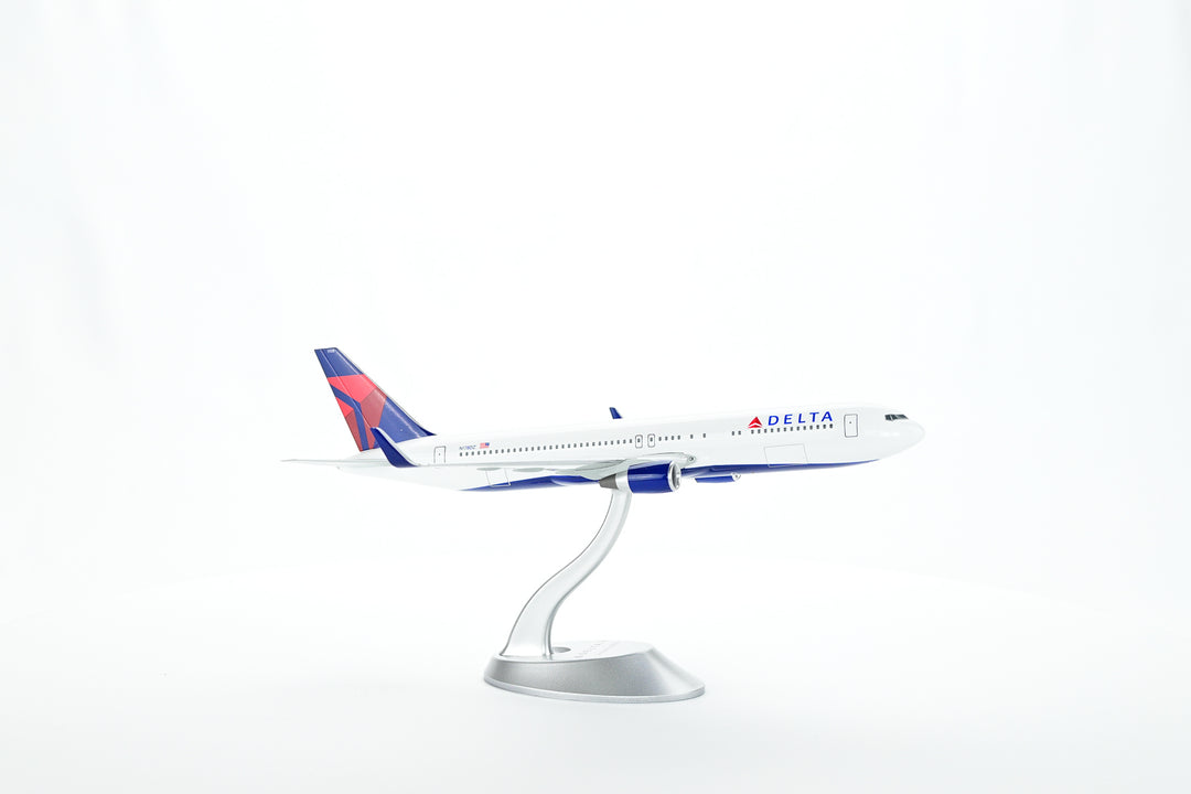 1:200 Delta Air Lines 767-300ER