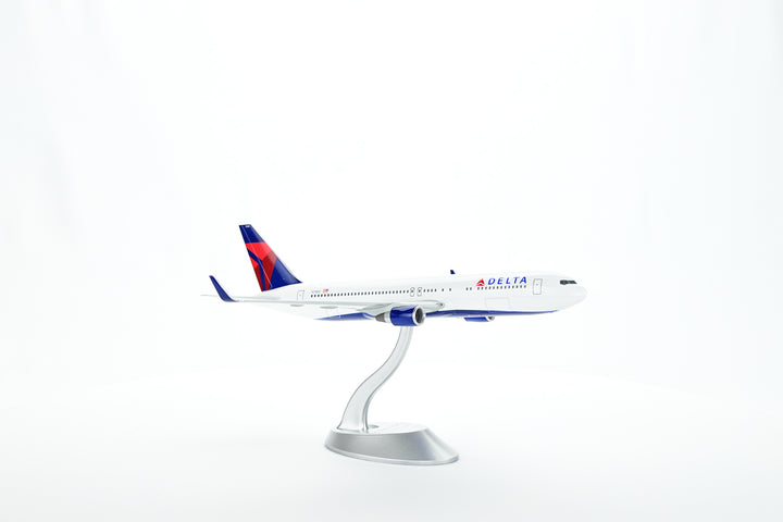 1:200 Delta Air Lines 767-300ER