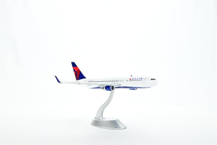 1:200 Delta Air Lines 767-300ER