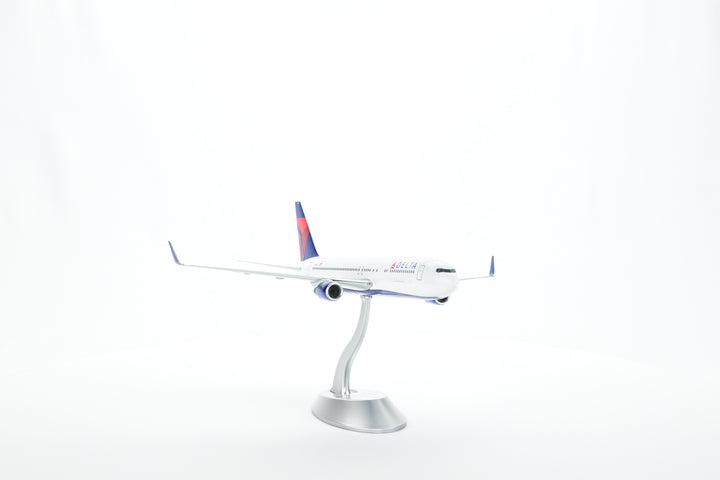 1:200 Delta Air Lines 767-300ER