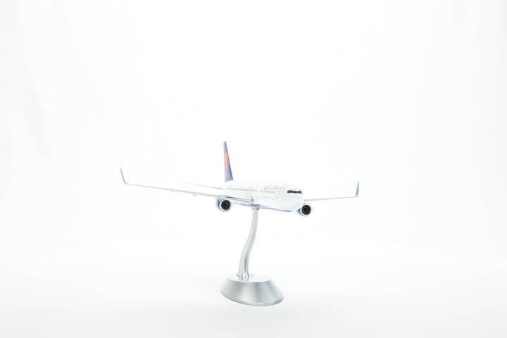 1:200 Delta Air Lines 767-300ER