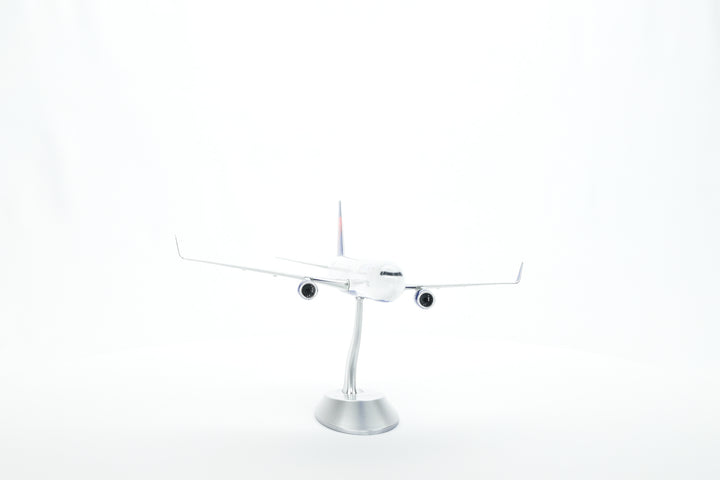 1:200 Delta Air Lines 767-300ER