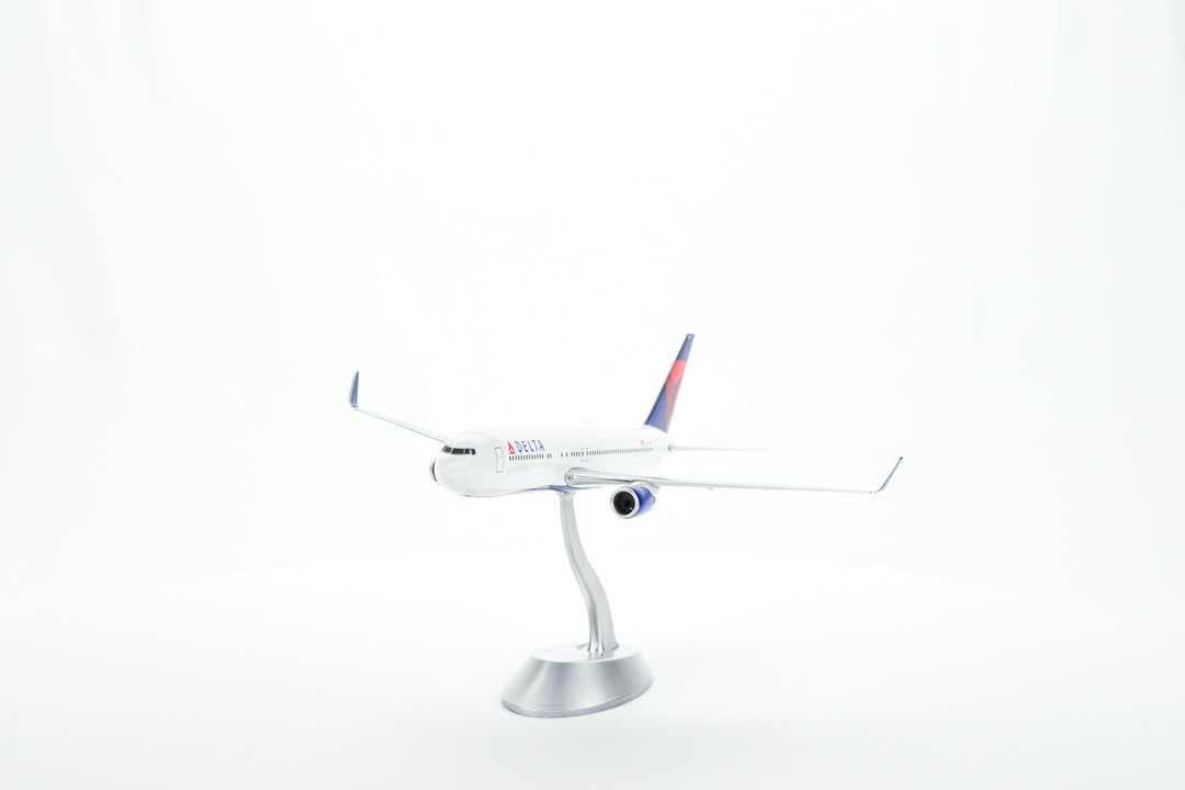 1:200 Delta Air Lines 767-300ER