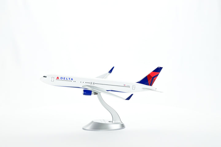 1:200 Delta Air Lines 767-300ER