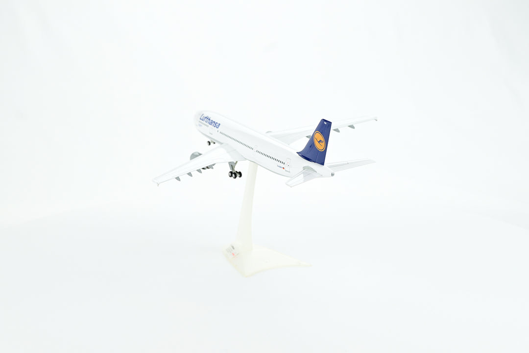 1:200 Lufthansa 300-600 D-AIAM