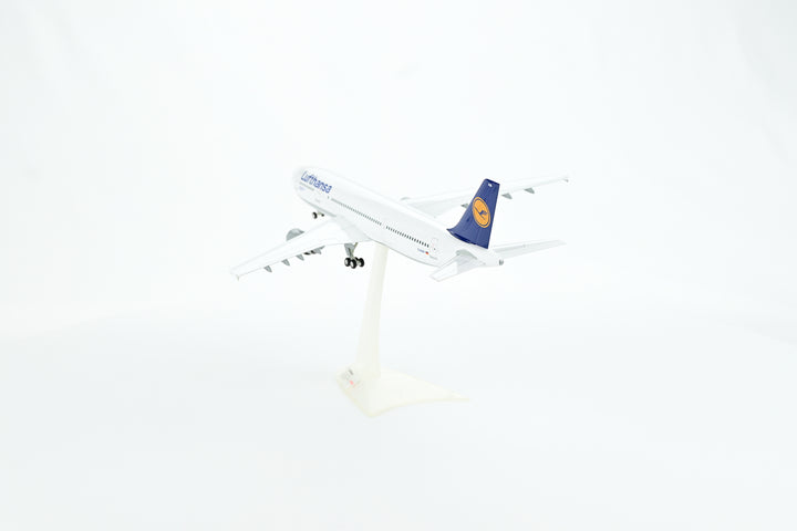 1:200 Lufthansa 300-600 D-AIAM