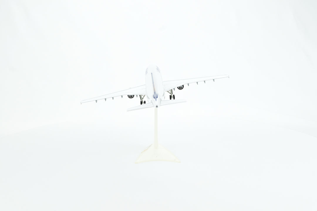 1:200 Lufthansa 300-600 D-AIAM