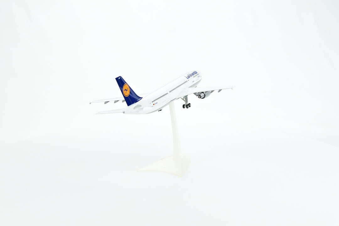 1:200 Lufthansa 300-600 D-AIAM