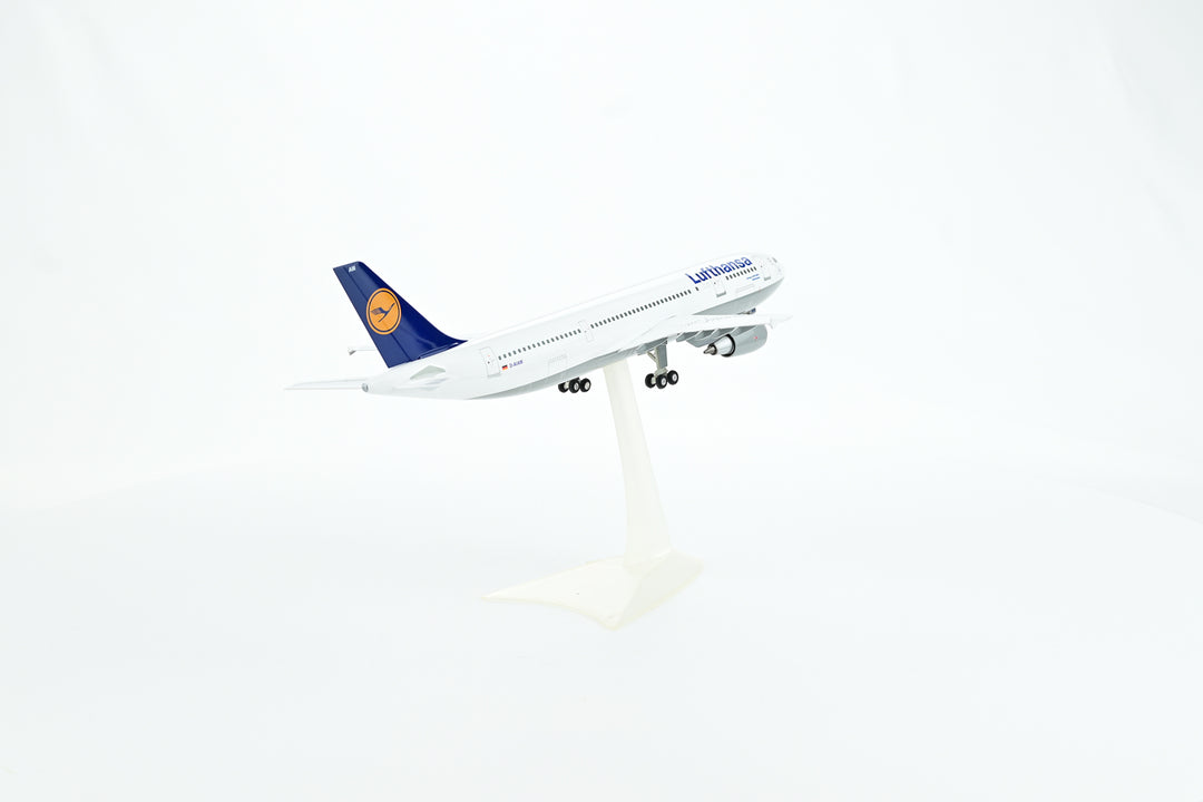 1:200 Lufthansa 300-600 D-AIAM