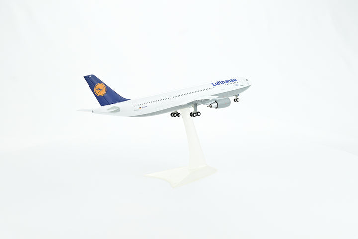 1:200 Lufthansa 300-600 D-AIAM