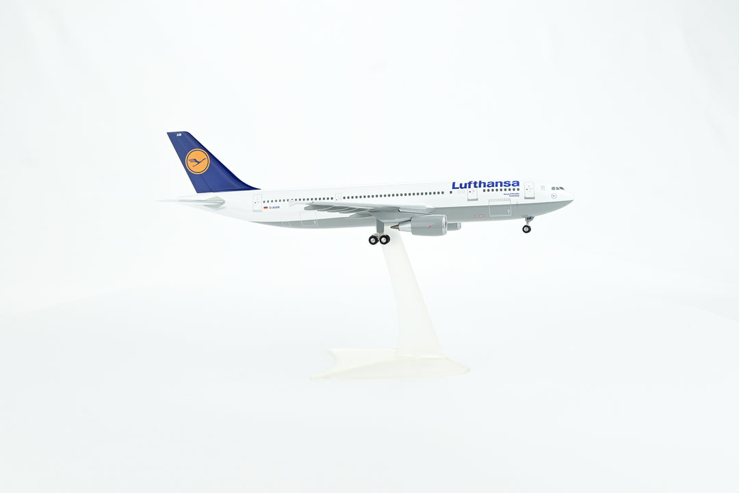 1:200 Lufthansa 300-600 D-AIAM