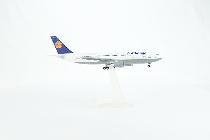 1:200 Lufthansa 300-600 D-AIAM