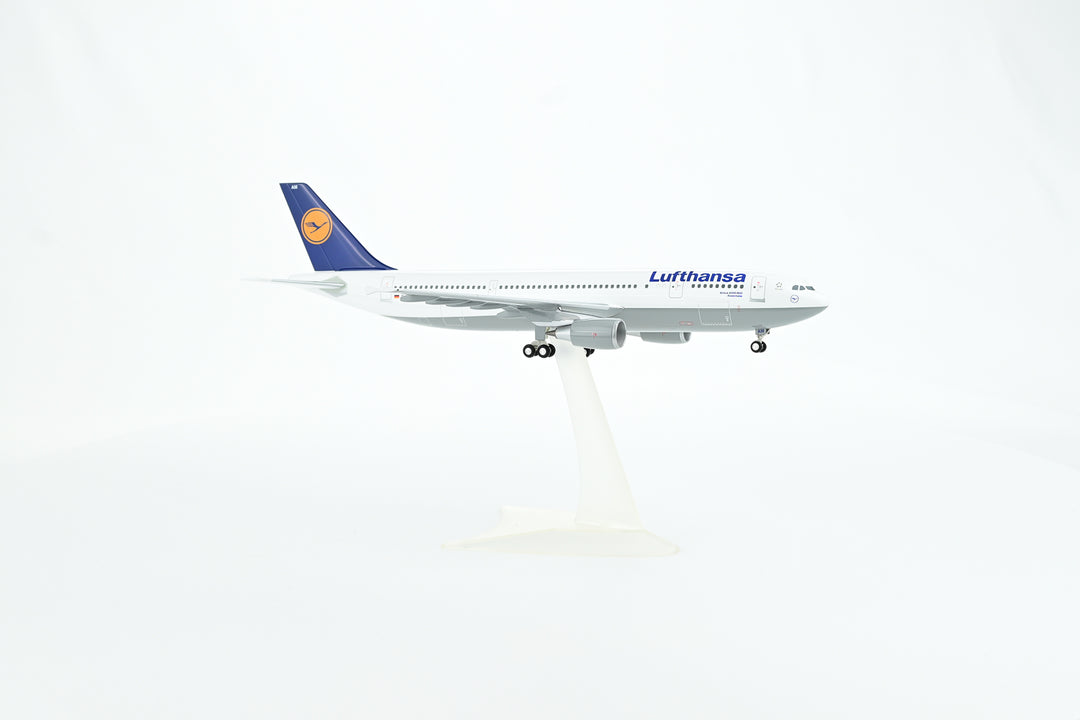 1:200 Lufthansa 300-600 D-AIAM