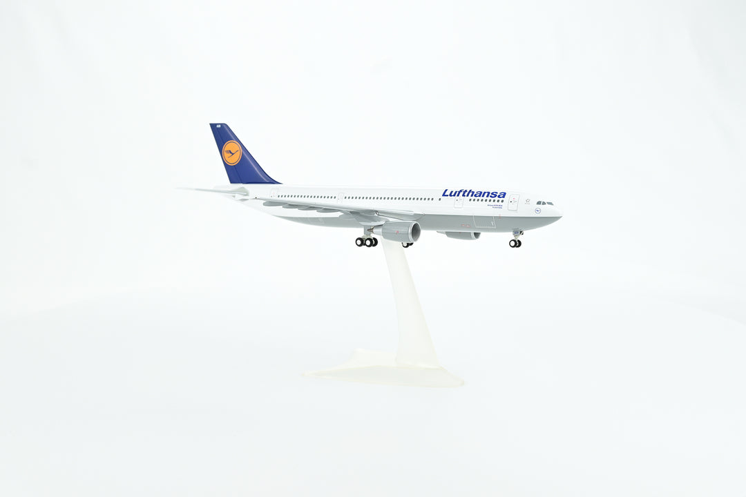 1:200 Lufthansa 300-600 D-AIAM