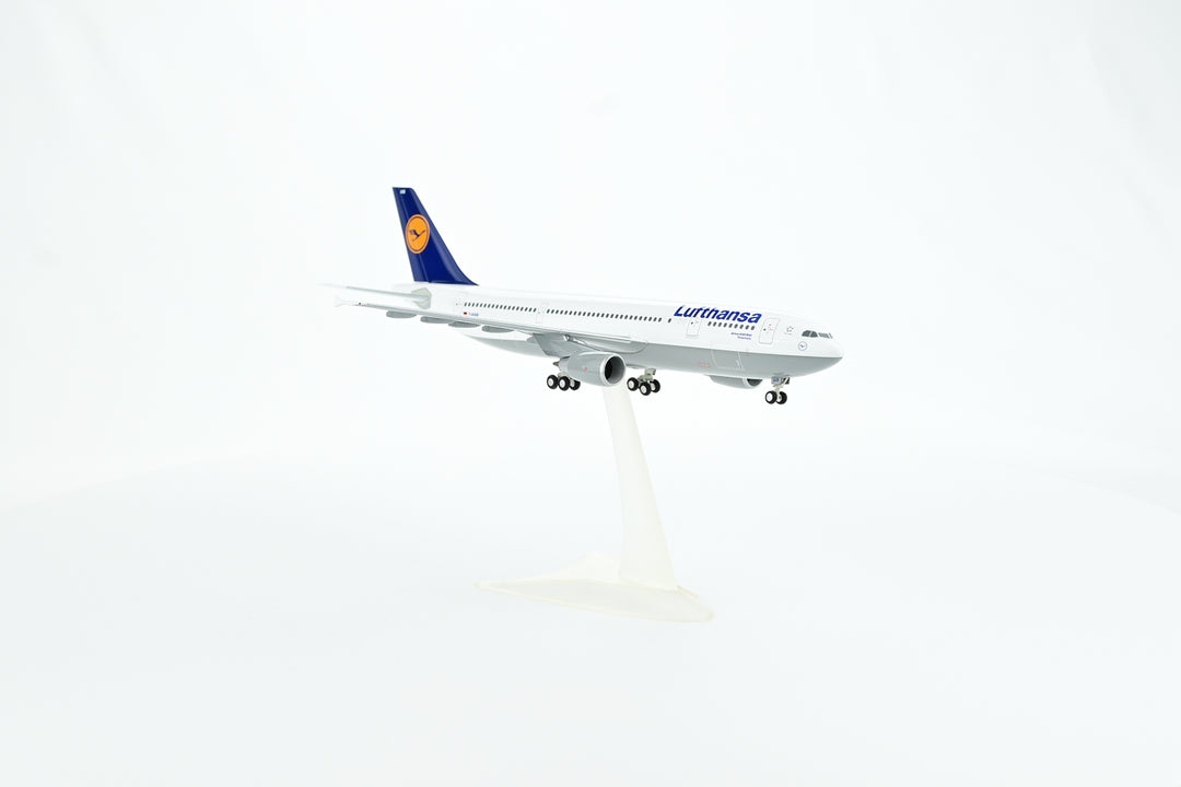 1:200 Lufthansa 300-600 D-AIAM