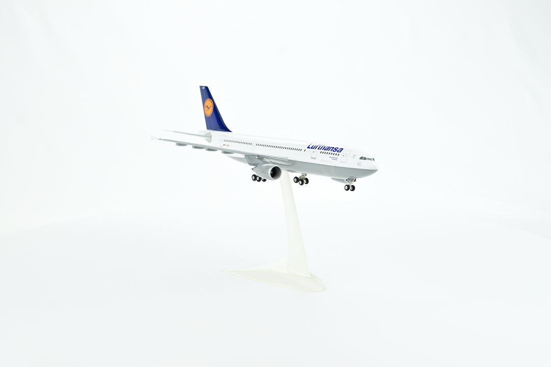 1:200 Lufthansa 300-600 D-AIAM