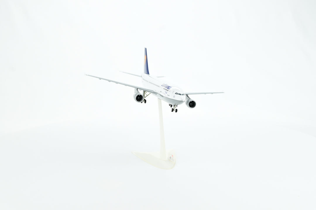 1:200 Lufthansa 300-600 D-AIAM