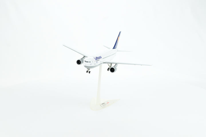 1:200 Lufthansa 300-600 D-AIAM