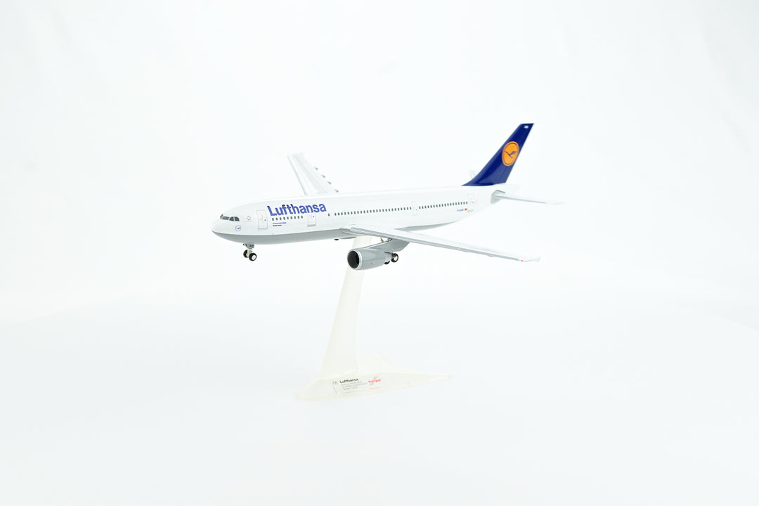 1:200 Lufthansa 300-600 D-AIAM