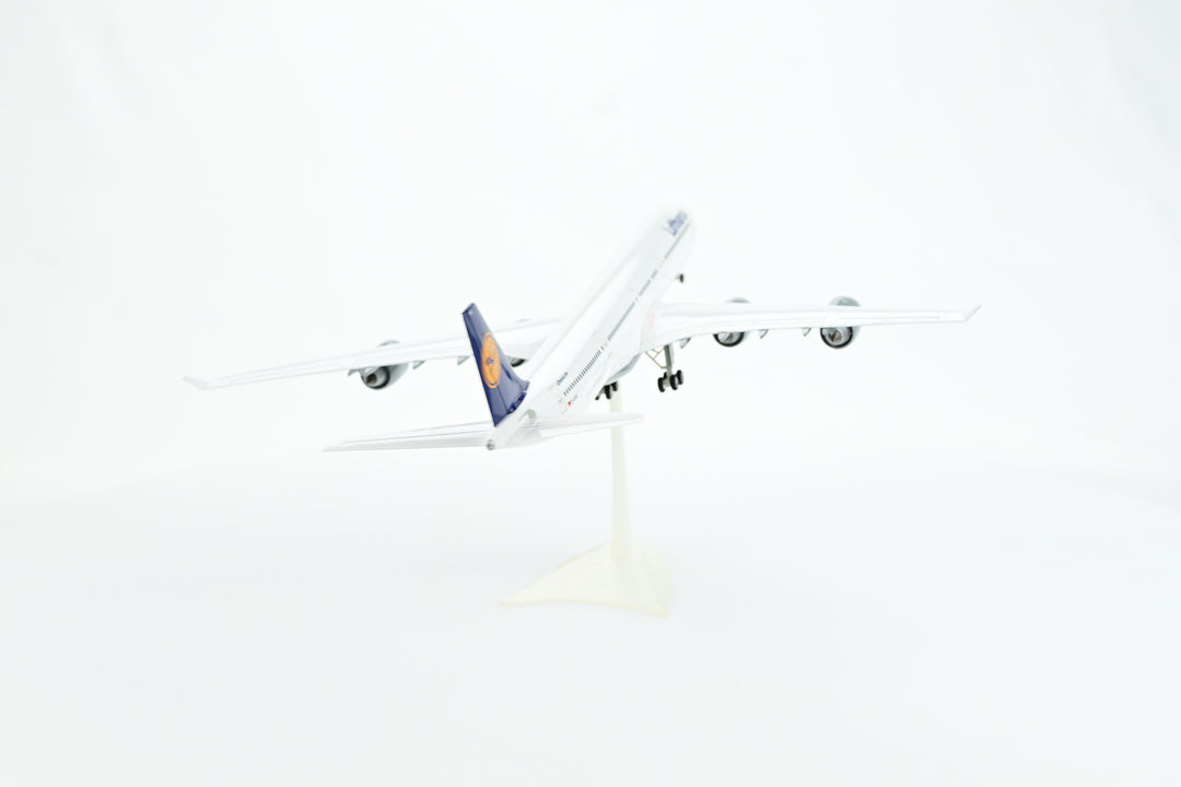 1:200 Lufthansa 340-600 D-AIHK