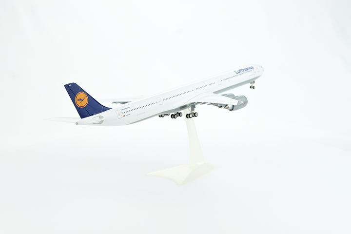 1:200 Lufthansa 340-600 D-AIHK