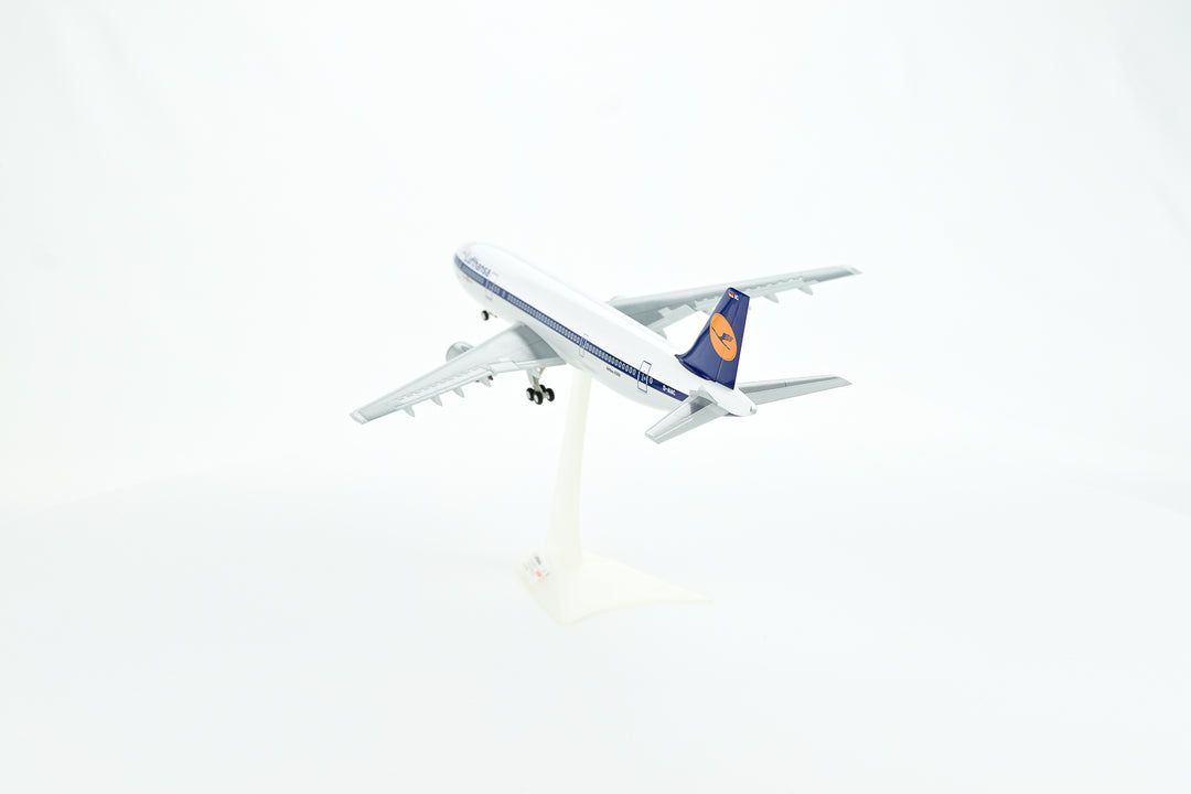 1:200 Lufthansa 300 D-AIAC