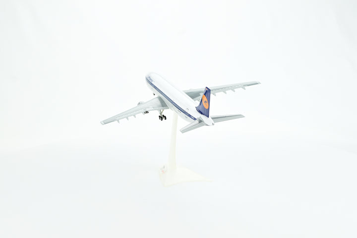 1:200 Lufthansa 300 D-AIAC