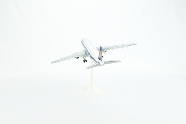 1:200 Lufthansa 300 D-AIAC