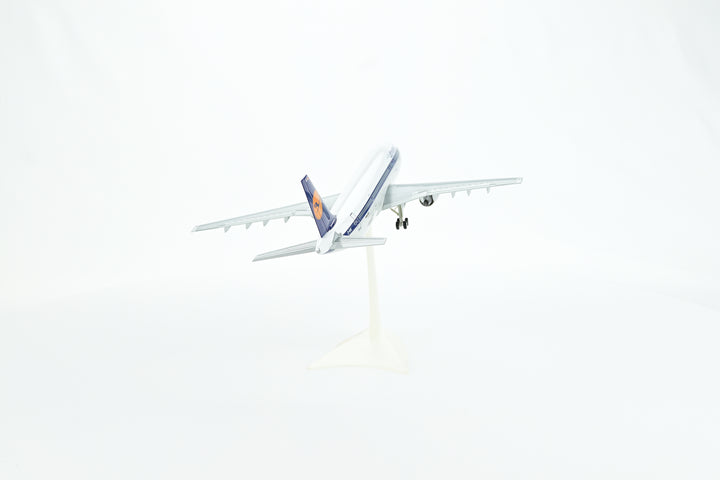 1:200 Lufthansa 300 D-AIAC