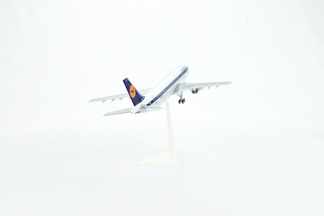 1:200 Lufthansa 300 D-AIAC